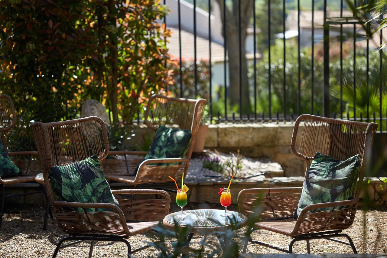 Hotel Saint-Alban Nezignan-l'Eveque Bagian luar foto